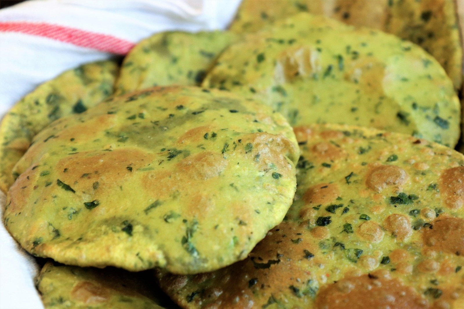 Spinach poori