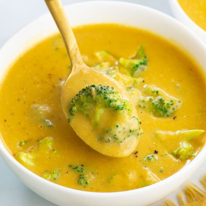 Vegan broccoli soup